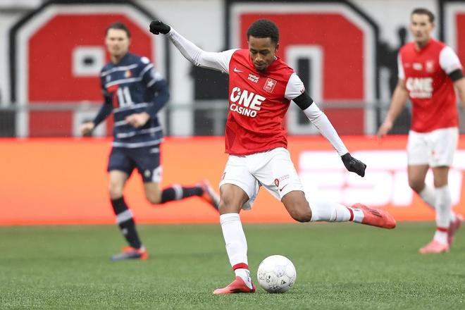 及整个足球 及整个足球