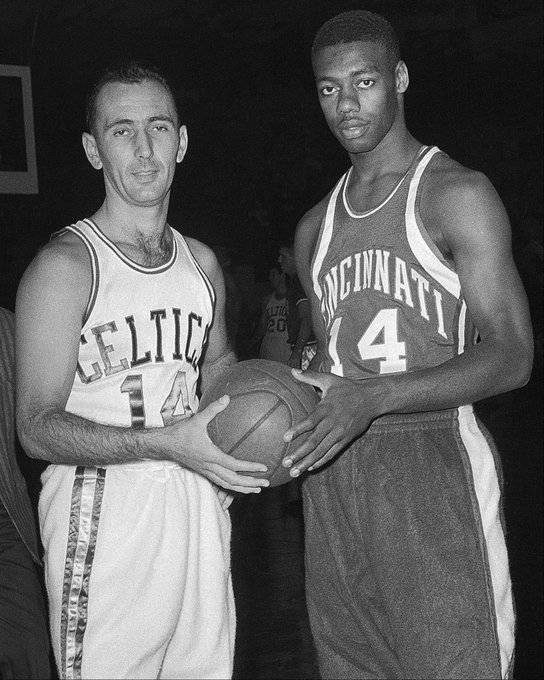 两国之间的 两国之间的